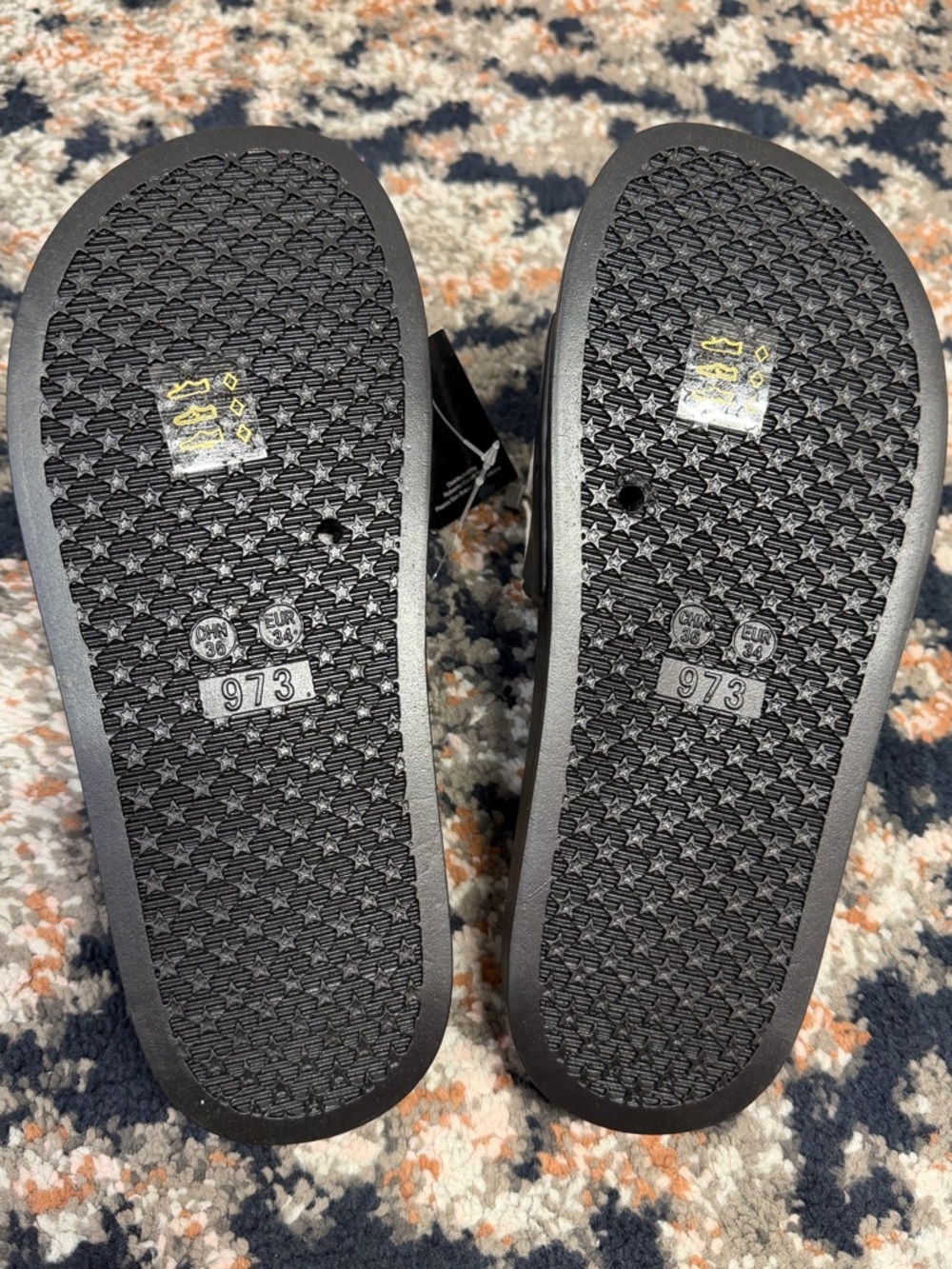 NWT Roberto Cavalli ‘Printed Embossed Rubber Slides’ in Black Size 4 - Picture 6 of 12